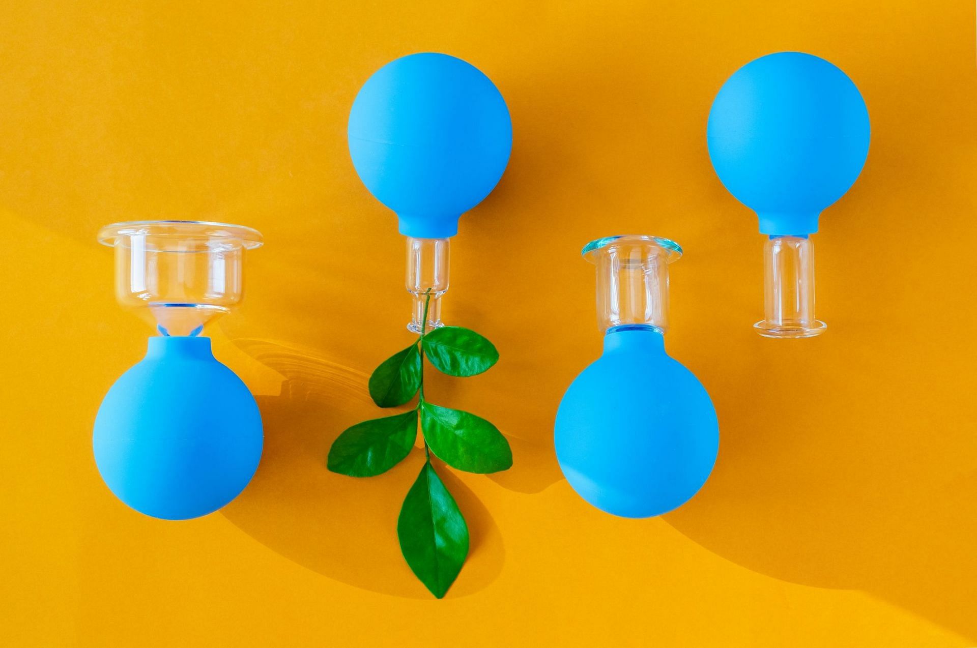 Facial Cupping (Image via Getty Images/Olga Gubskaya)